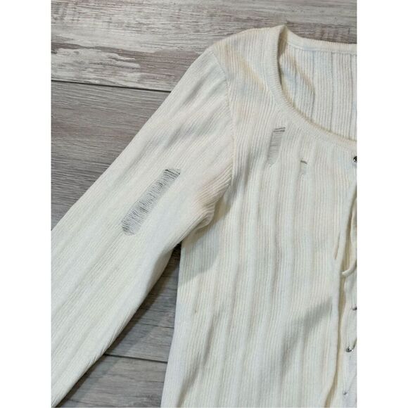 Rue 21 cream, distressed, semi crop sweater size XL - Picture 4 of 9